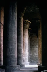 Salão Hipostilo do Templo de Khnum