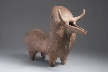 Amlash rhyton sob a forma de um touro zebu (terracota)