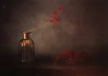 Natureza morta com flores vermelhas