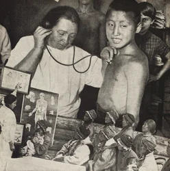 Medicina na URSS. Ilustração da URSS Builds Socialism, 1933.