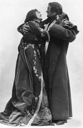 Julia Neilson e Fred Terry em The Scarlet Pimpernel, c1905.