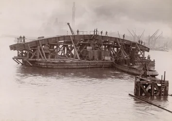 Construção da Ponte Vauxhall, Londres, 1903-1904