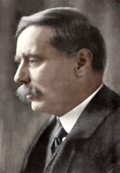 Herbert George Wells, romancista britânico, 1914.