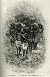 Tropa de moças carregando cestos cheios de comida para o abastecimento de S.Pinto e seus homens. Gravado por Emile Bayard, para ilustrar a história de como atravessei a África, do Oceano Atlântico ao Índico, pelo Major Serpa Pinto, em 1877-1878, pub