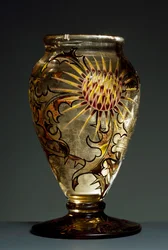 Vaso de vidro fumado com decorações em esmalte, c. 1890, de Émile Gallé, Nancy, França