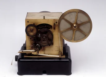 Impressora telegráfica Baudot System Telegraph Printer, patenteada 1874 (suportes mistos)