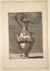 Ewer com um baixo-relevo