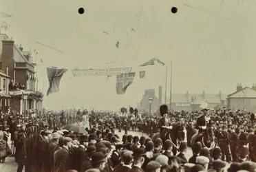 Túnel Blackwall: pagentria como o Príncipe de Gales, mais tarde o Rei Eduardo VII e a Princesa Alexandria assistem à abertura cerimonial do túnel, 1897