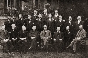 Britains primeiro governo trabalhista em 1924, da história de vinte e cinco anos, publicado em 1935