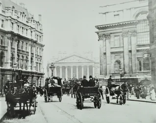 Da Queen Victoria Street até a Mansion House Street com Royal Exchange, cidade de Londres, 1895