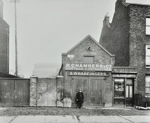 High Street, North Woolwich; mais tarde Pier Road, 1899