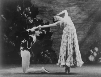 Maude Lloyd e Hugh Laing apresentando &39;Jardin aux Lilas&39; no Mercury Theatre, Londres, 1936