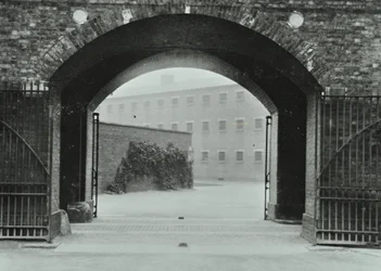 Prisão Millbank: arco, entrada, 1885