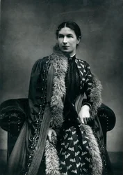 Sra. Humphry Ward, 1881