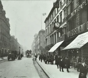 Nova Oxford Street: olhando para o oeste por Bloomsbury Way, 1890
