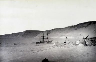 Pólo Norte: Discovery bay, winter - in "Narrative of a voyage to the Polar See during 1875-76", G.S. Nares, ed., Londres. Londres