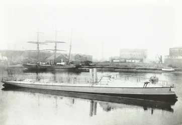 Um dos três torpedeiros construídos para o governo português, Londres, 1881
