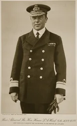 Contra-almirante The Honorary Horace LA Hood, 1914-19