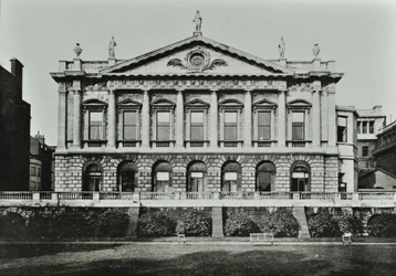 Casa Spencer, Saint Jamess Place, Westminster LB, 1895