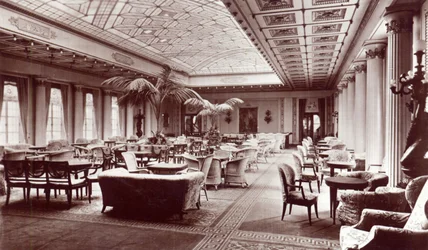 O First Class Lounge a bordo do HMS Homeric