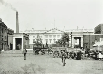 A Casa da Moeda Real, Londres, 1895