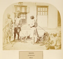 Tecelões, Hindoos, Delhi, de The People of India, por J. Forbes Watson, publicado em 1868 (impressão de albume)
