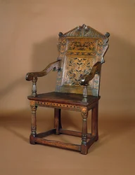 Uma poltrona Charles I, meados dos anos 1600 (carvalho com incrustações de marchetaria)