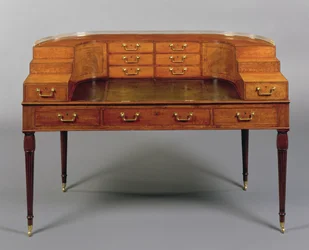 Um George III Carlton House Desk, c.1800 (madeira)