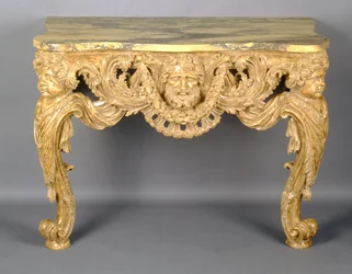 Uma mesa de console George II, c.1740 (giltwood esculpida)