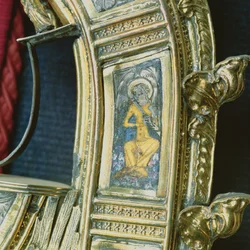 Anjo tocando flauta, detalhe do crozier de Guilherme de Wykeham (c.1320-1404) (prata dourada e esmalte champleve) (ver 205100-32)