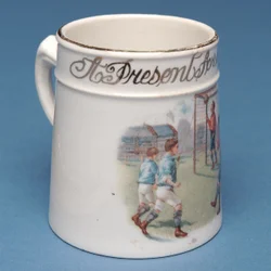 Caneca de criança (cerâmica)
