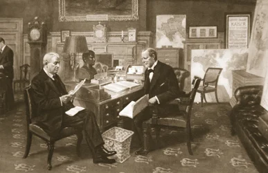 Churchill e Fisher no trabalho: o Primeiro Lorde em seu quarto no Almirantado com o Primeiro Lorde do Mar, de The Illustrated War News, 1915