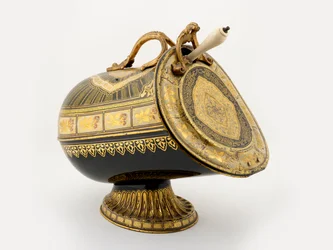 Escudo de carvão por Henry Loveridge & Co., c.1880-1927 (metal)