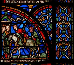 Detalhe da janela do milagre que descreve uma cena do salvamento de William of Gloucester