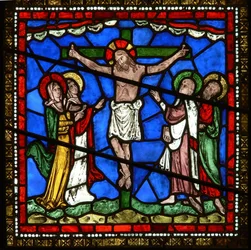 Detalhe da janela leste da Capela da Trindade, representando a Crucificação
