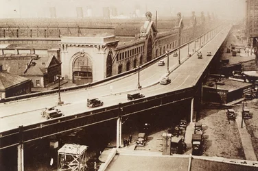 Autoestrada elevada, Jersey City, Nova Iorque, Estados Unidos da América, fotografia do Illustrated London News, 12 de janeiro