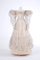 Vestido de noite, 1829 (seda e gaze tecido)