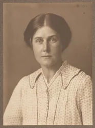Harriet Weaver, Outubro de 1916 (foto sépia)