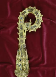 Cabeça e curva do crozier de Guilherme de Wykeham (c.1320-1404): lado de Pedro (prata dourada) (detalhe) (ver 205100-32)