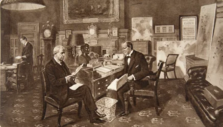 Sr. Winston Churchill em seu quarto no Almirantado, em consulta com o Almirante da Frota Lord Fisher de Kilverstone, do The Illustrated London News, 19 de dezembro de 1914 (fotogravura)