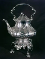 Bule e chaleira com candelabro e queimador pelos senhores Barnard, Londres, 1852 (prata)