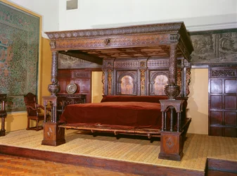 The Great Bed of Ware, c.1590 (madeira esculpida, incrustada e pintada)