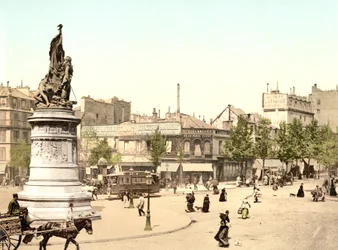 Vista de uma cidade francesa (foto colorida à mão)