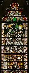 Vitral c7 representando a Coroação da Virgem