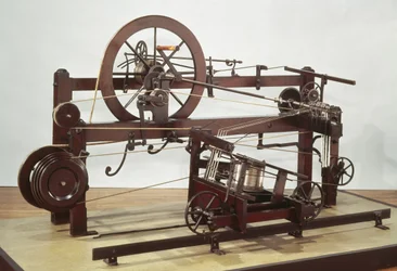 Réplica da moldura de mula giratória inventada por Samuel Crompton (1753-1827) em c.1772-79 (madeira e metal)