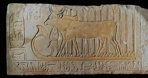 Hathor protege Amenófis I ...