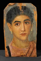 Retrato de uma jovem mulher do cemitério de Fayum ...
