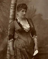 Sra. John Wood, atriz britânica e gerente de teatro, 1888.