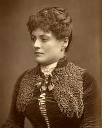 Sophie Eyre, atriz britânica, 1887.