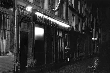 Entrada de um bal-musette, Rue de Lappe, Paris, 1931